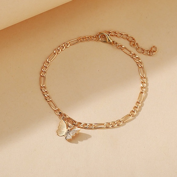 NEW | Butterfly Pendant Charm Chain Bracelet Gold - Picture 1 of 3